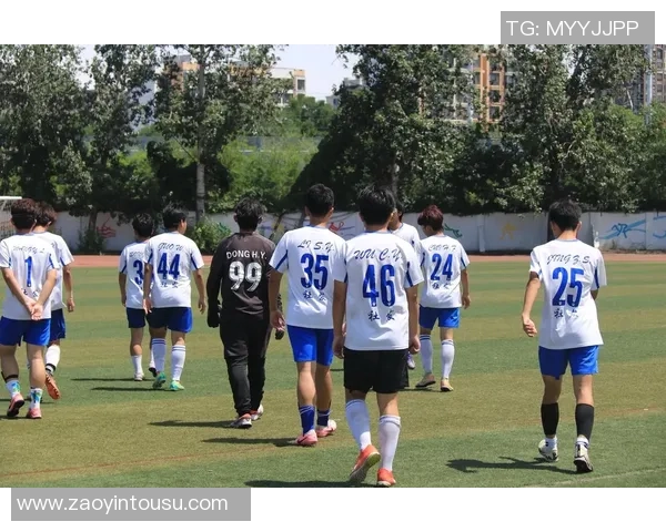 上海足球队的拼搏历程与大满贯梦想的追寻之路