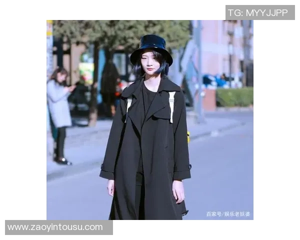 足球明星街拍风格大揭秘时尚与运动的完美结合让你领略球场外的魅力