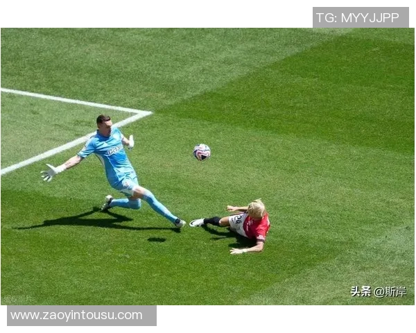 高清足球明星比赛瞬间尽显风采与激情的完美画卷 高清足球明星比赛瞬间尽显风采与激情的完美画卷