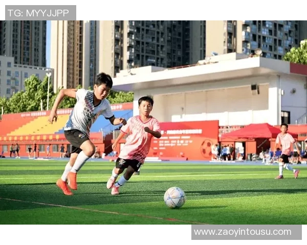 足球剧情号带你领略绿茵场上的激情与梦想，感受每一个进球背后的故事与情感